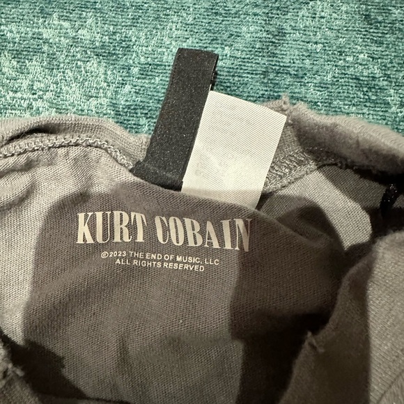 H&M Kids Gray Graphic Tee - Picture 4 of 4